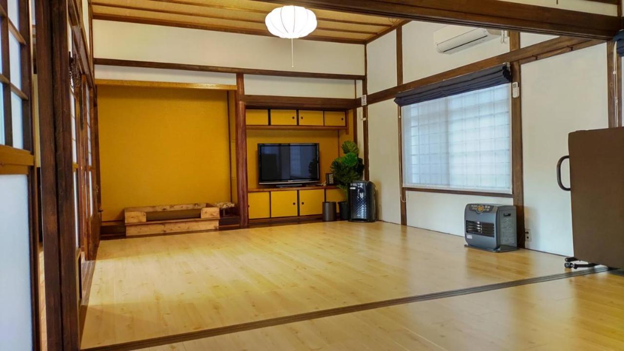 בית הארחה Imabari Railway Station 	ドッグラン併設 しまなみ御殿 מראה חיצוני תמונה