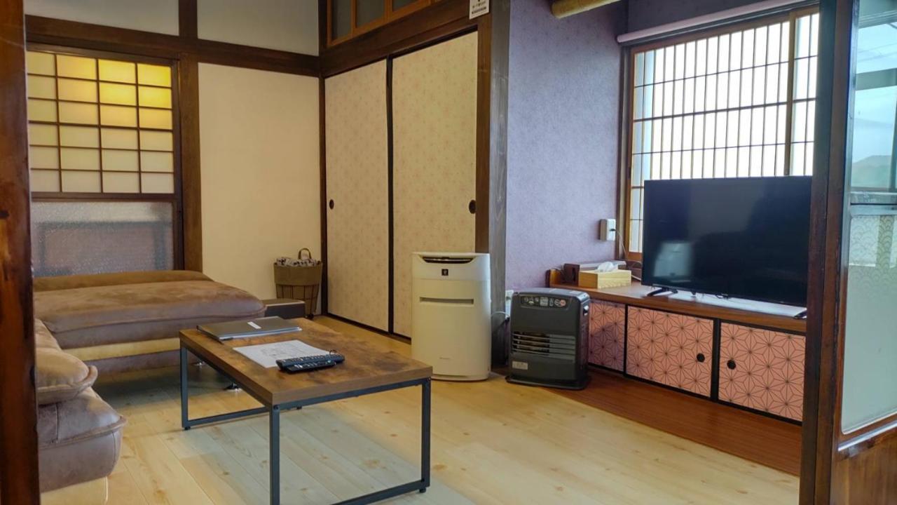 בית הארחה Imabari Railway Station 	ドッグラン併設 しまなみ御殿 מראה חיצוני תמונה